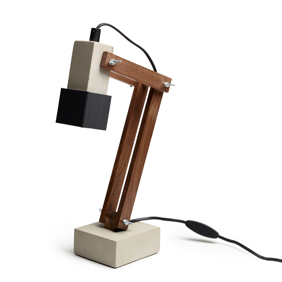 Skrivbordslampa betong valnöt, Tove Adman