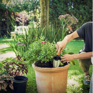 Planteringsspade Fiskars Premium, bred