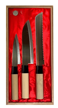 Knivset om 3 i Balsabox